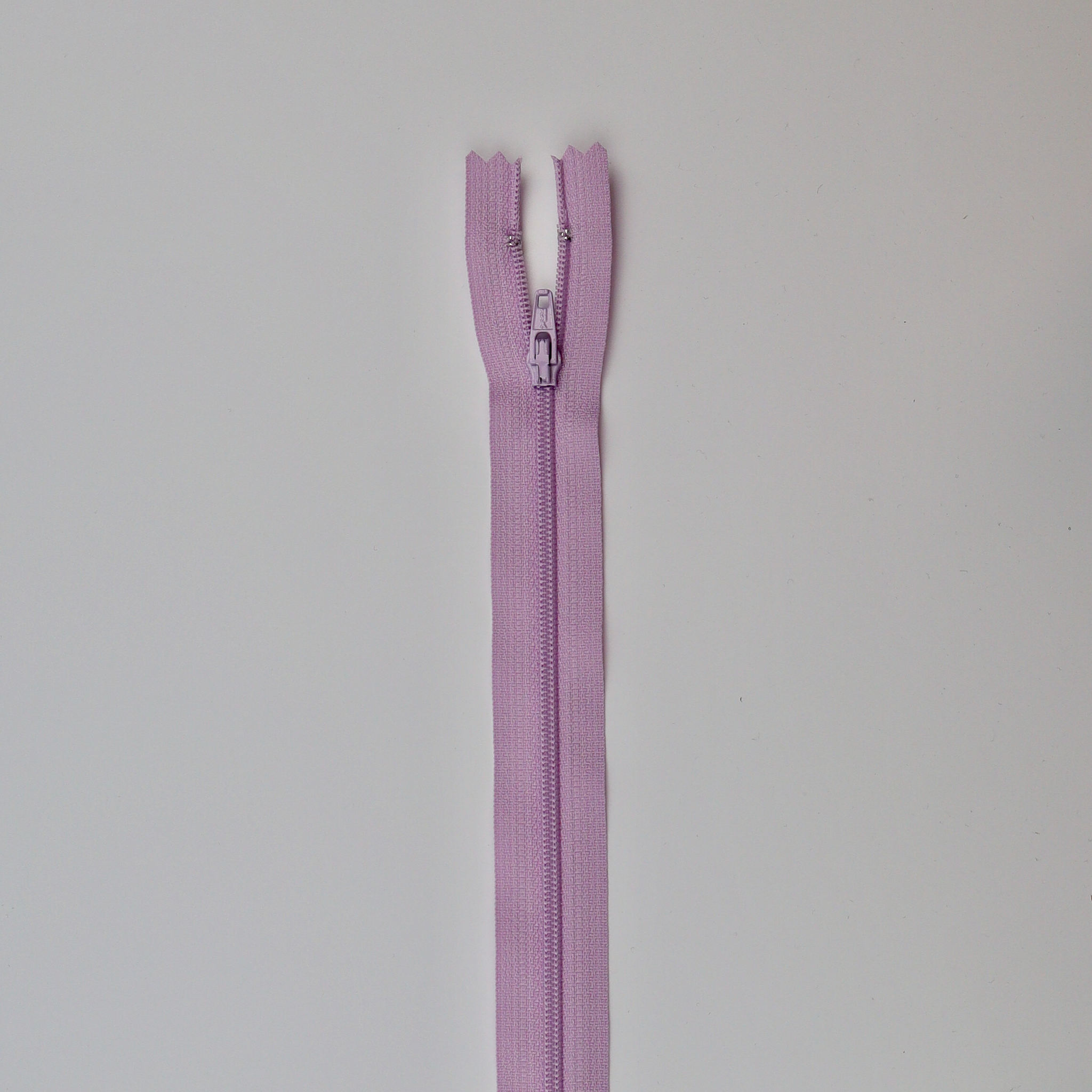 Coil Zipper / Light Lilac